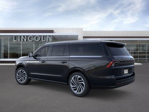 New 2026 Lincoln Navigator L Reserve AWD/4WD image 4