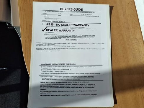 Used 2024 Chrysler Pacifica Touring-L image 40