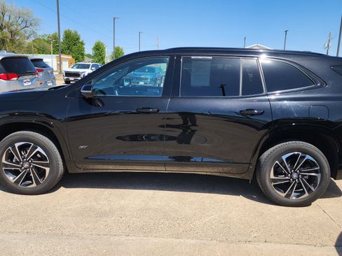 Used 2025 Buick Enclave Sport Touring AWD/4WD image 10
