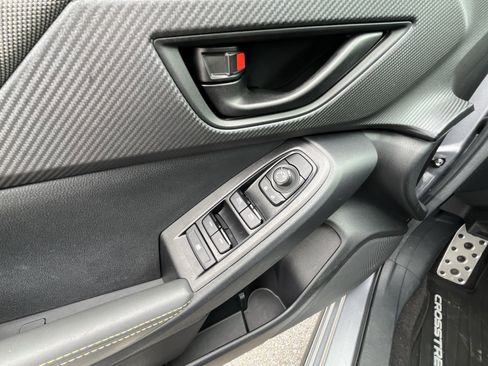 Certified 2025 Subaru Crosstrek 2.5i Limited w/ Popular Package #4A image 17