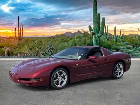Used 2003 Chevrolet Corvette Coupe w/ Preferred Equipment Group RWD image 7
