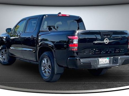 Used 2025 Nissan Frontier SV RWD image 4