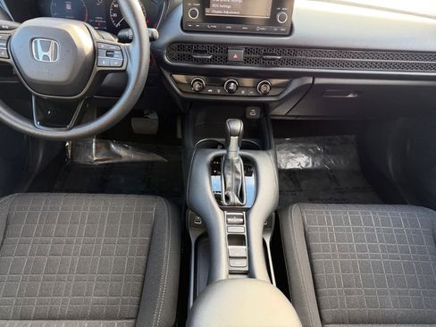 Used 2023 Honda HR-V LX image 6
