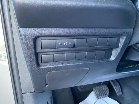 Used 2022 Mitsubishi Outlander ES image 54