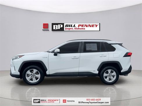 Used 2021 Toyota RAV4 XLE image 2