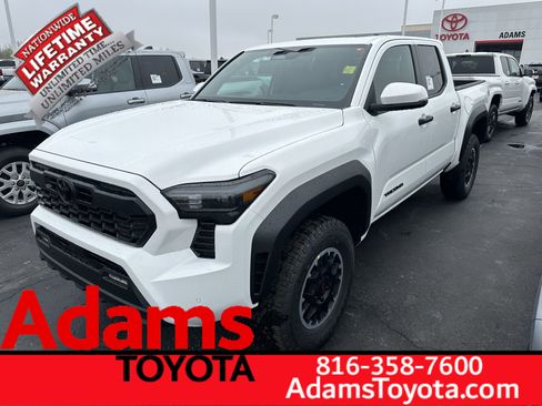 Used 2026 Toyota Tacoma TRD Off-Road AWD/4WD image 4