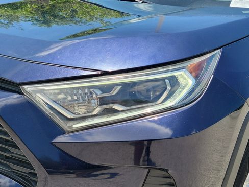 Used 2019 Toyota RAV4 XLE w/ Carpet Mat Package AWD/4WD image 5