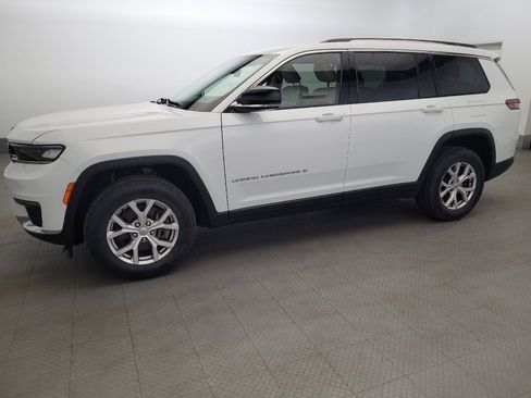 Used 2021 Jeep Grand Cherokee L Limited AWD/4WD image 2