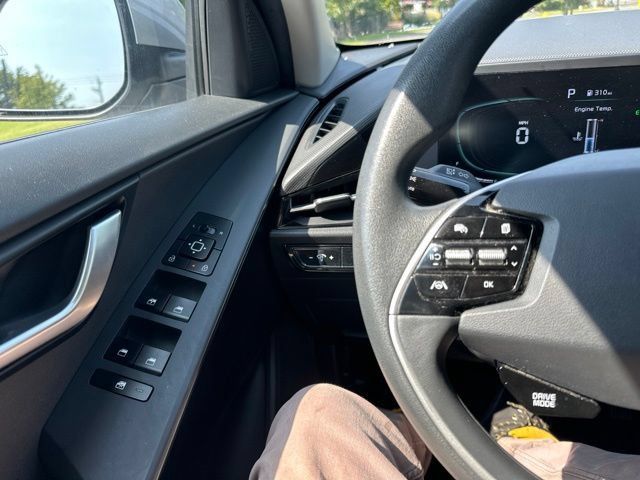 Certified 2023 Kia Niro LX FWD image 37