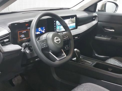 Certified 2025 Nissan Kicks SV image 15