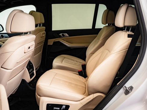 Used 2021 BMW X7 xDrive40i w/ Premium Package image 36