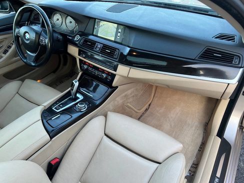 Used 2011 BMW 535i xDrive Sedan image 29