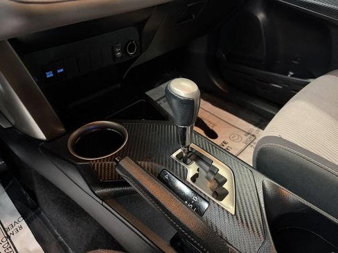 Used 2013 Toyota RAV4 XLE image 40