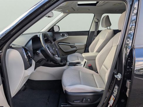 Certified 2023 Kia Soul EX image 30