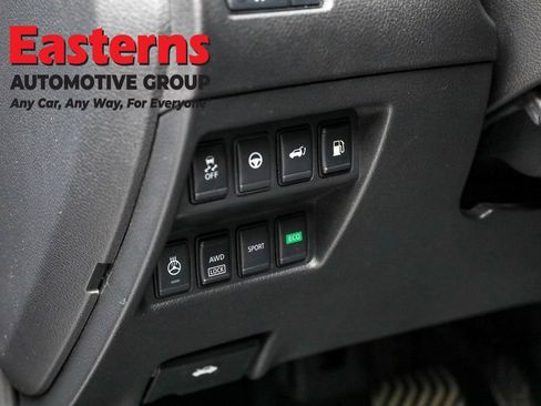 Used 2020 Nissan Rogue SV w/ Premium Package image 23