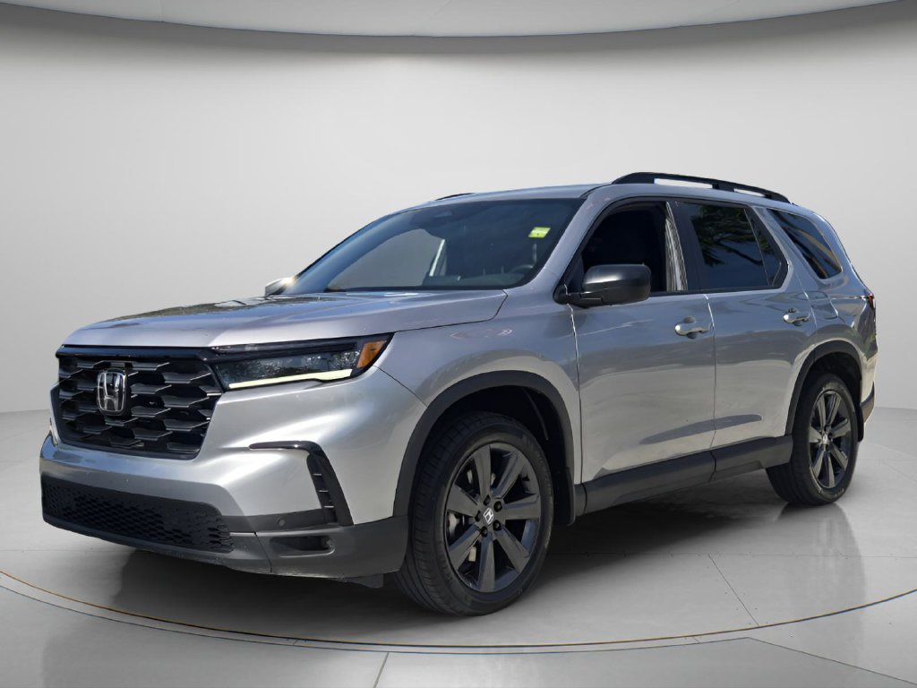 Used 2025 Honda Pilot Sport image 9