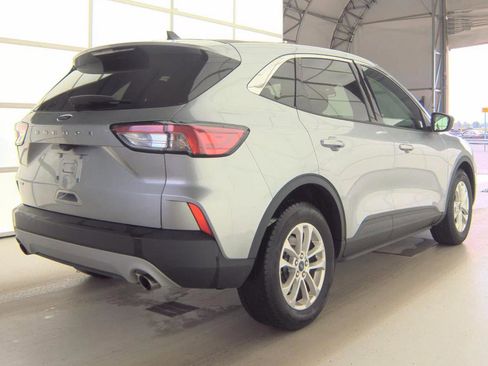 Used 2022 Ford Escape SE FWD image 4