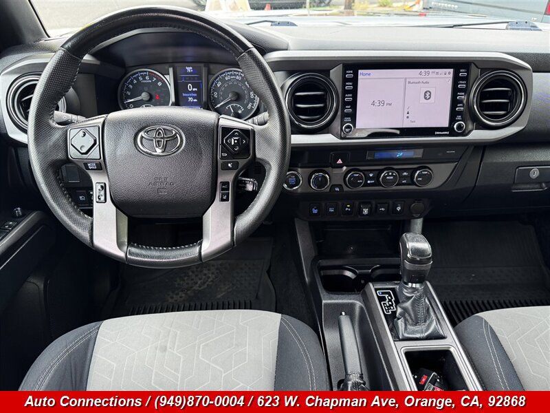 Used 2021 Toyota Tacoma TRD Off-Road w/ Technology Package AWD/4WD image 12