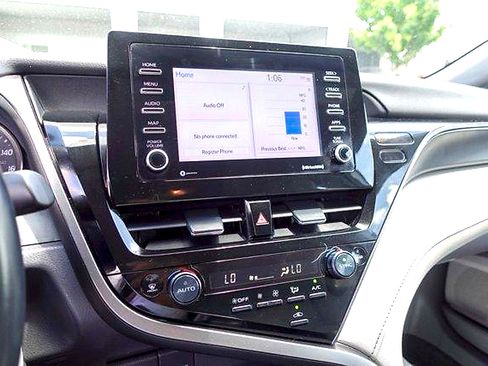 Used 2022 Toyota Camry SE FWD image 17