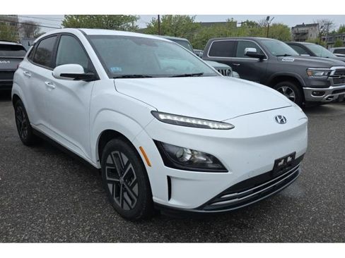 Used 2023 Hyundai Kona SEL w/ Cargo Package FWD image 2