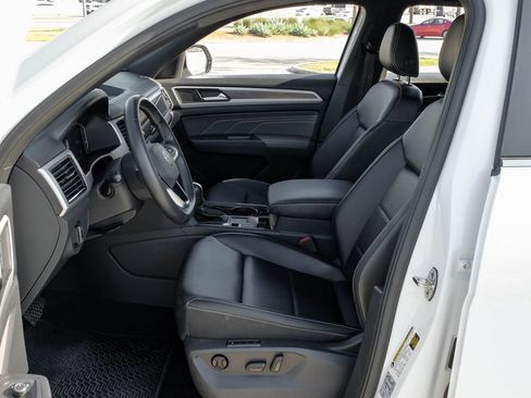 Used 2021 Volkswagen Atlas Cross Sport SEL FWD image 4