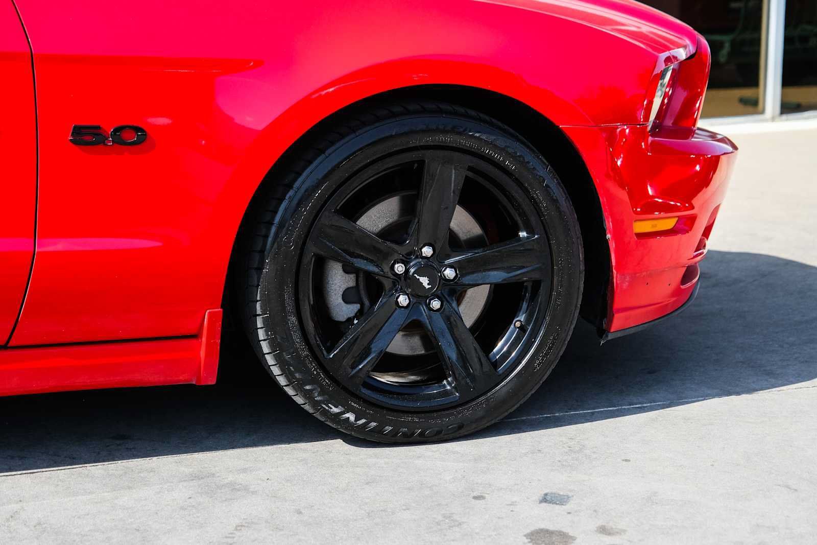 Used 2014 Ford Mustang GT Premium w/ Electronics Package RWD image 9