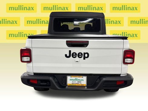 Used 2025 Jeep Gladiator Sport AWD/4WD image 15