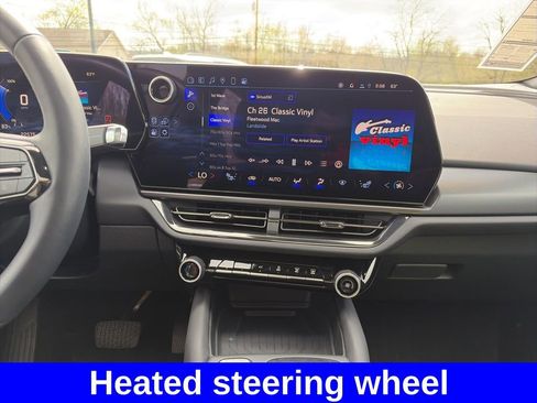 Used 2024 Chevrolet Equinox EV RS FWD image 17