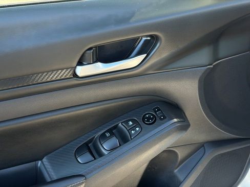 Certified 2024 Nissan Altima 2.5 SV image 12