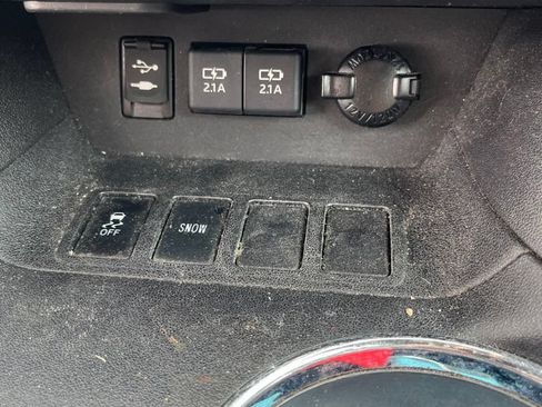 Used 2019 Toyota Highlander XLE FWD image 21