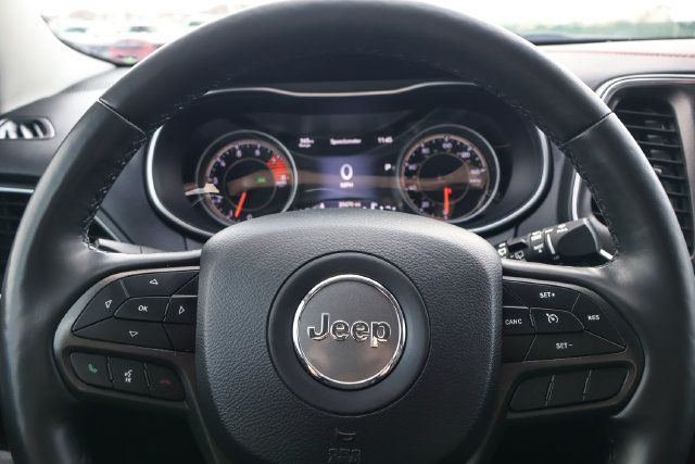 Used 2020 Jeep Cherokee Trailhawk w/ Cold Weather Group AWD/4WD image 14