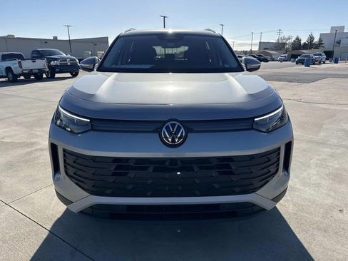 New 2026 Volkswagen Tiguan SE image 8