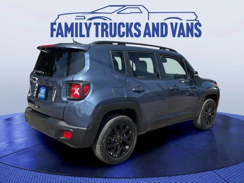 Used 2022 Jeep Renegade Altitude w/ Sun/Sound Group AWD/4WD image 6