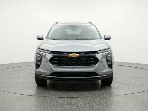 Used 2025 Chevrolet Trax LT w/ LT Convenience Package FWD image 2