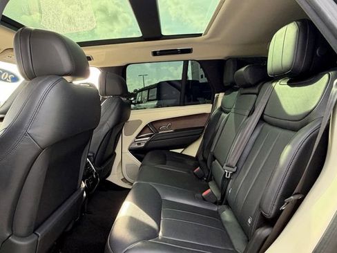 Used 2023 Land Rover Range Rover SE AWD/4WD image 7
