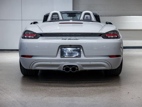 Certified 2024 Porsche 718 Boxster RWD image 7