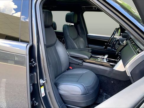 Used 2023 Land Rover Range Rover SE AWD/4WD image 8