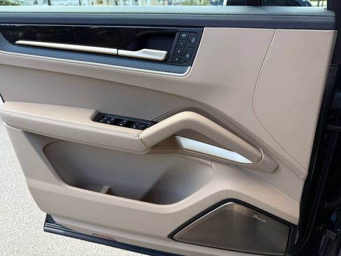 New 2026 Porsche Cayenne Turbo AWD/4WD image 28
