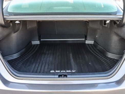 Used 2021 Toyota Camry SE image 28