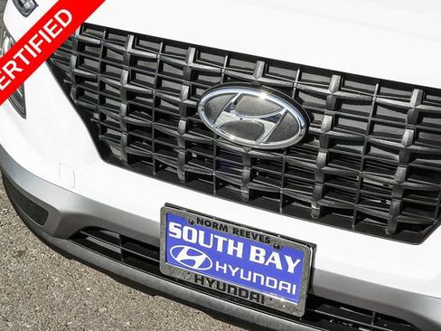 Certified 2024 Hyundai Venue SE FWD image 11