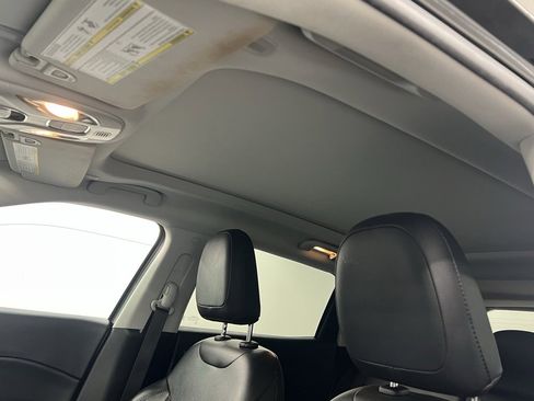 Used 2021 Jeep Compass Latitude w/ Sun and Sound Group image 10