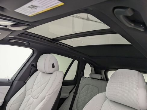 New 2026 BMW X5 sDrive40i image 16