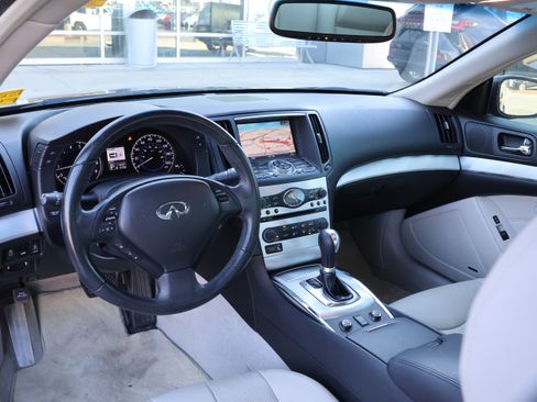 Used 2013 INFINITI G37 x w/ Premium Pkg image 16