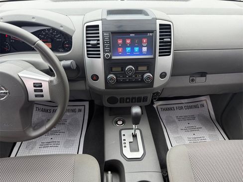 Used 2020 Nissan Frontier SV w/ Midnight Edition Floor Mats image 11