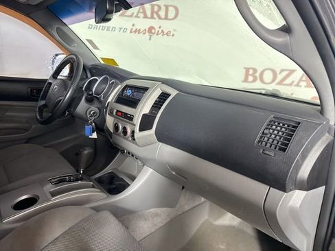 Used 2011 Toyota Tacoma 4x4 Double Cab image 17