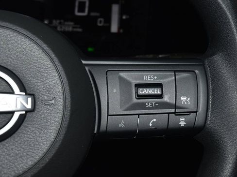 Used 2025 Nissan Kicks SV image 8