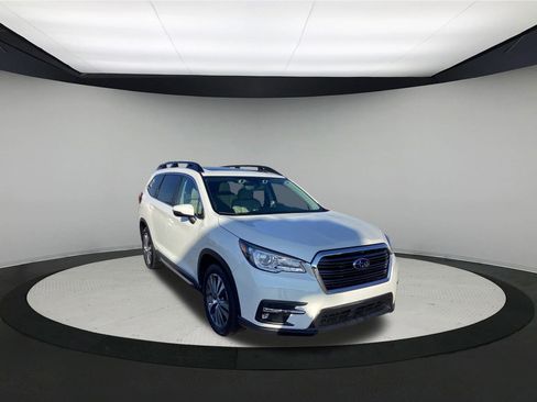 Used 2022 Subaru Ascent Limited w/ Technology Package image 2