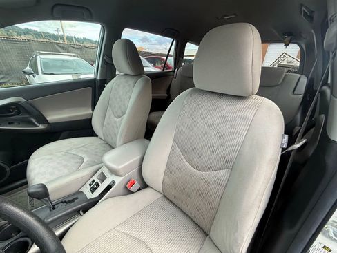 Used 2011 Toyota RAV4 2WD w/ Base L4 Extra Value Pkg image 21