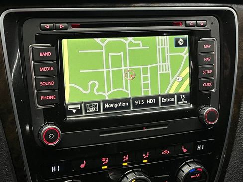 Used 2015 Volkswagen Passat TDI SEL Premium image 27