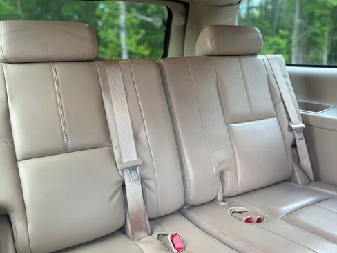 Used 2007 GMC Yukon XL Denali AWD/4WD image 13